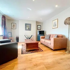 Cheltenham Central Apartment, Parking, Close Bars & Restaurants Cheltenham
